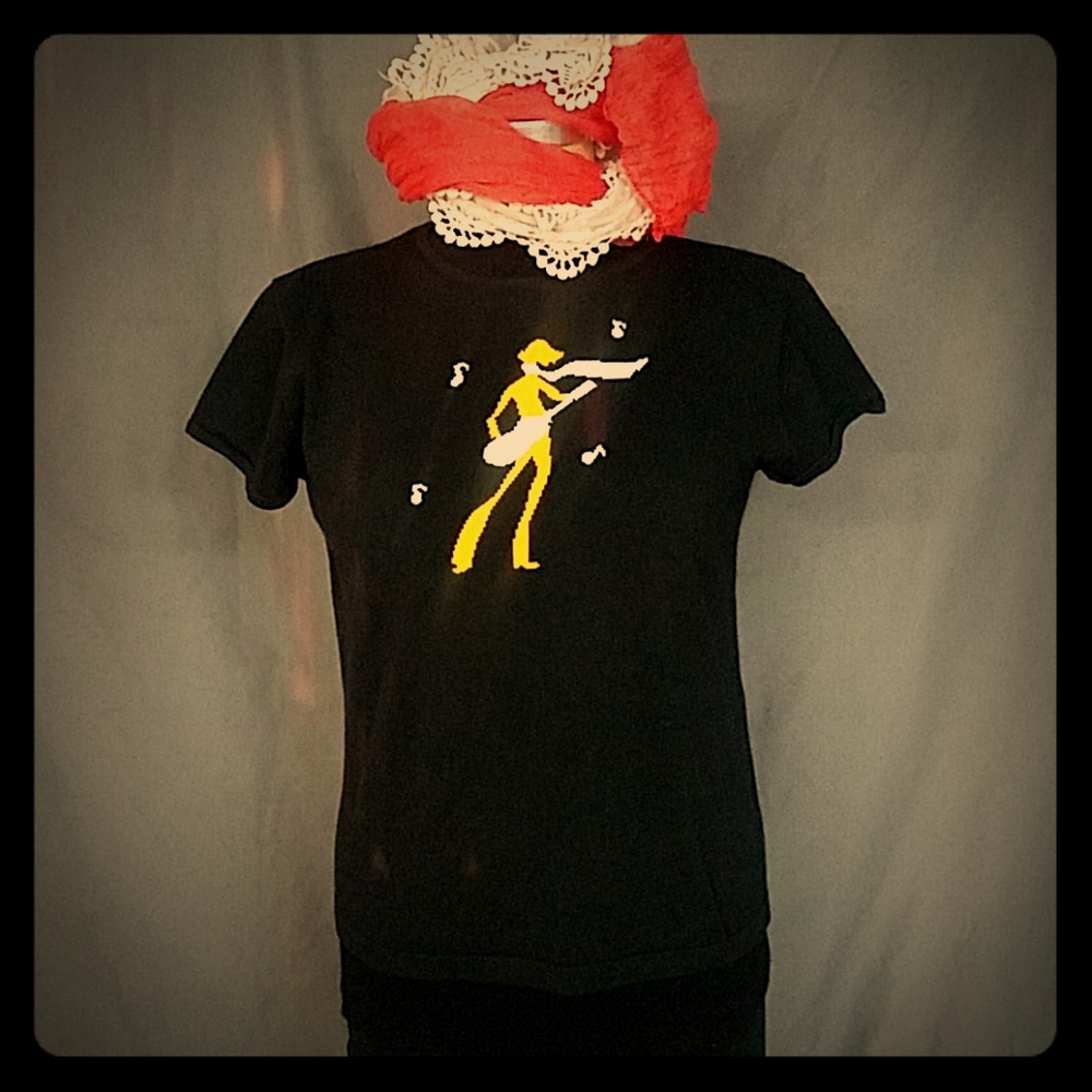 Isadora Story black short sleeved knit top